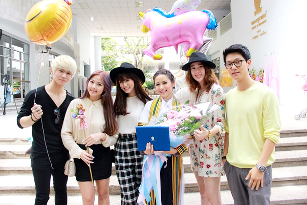 ฟาง FFK รับปริญญา