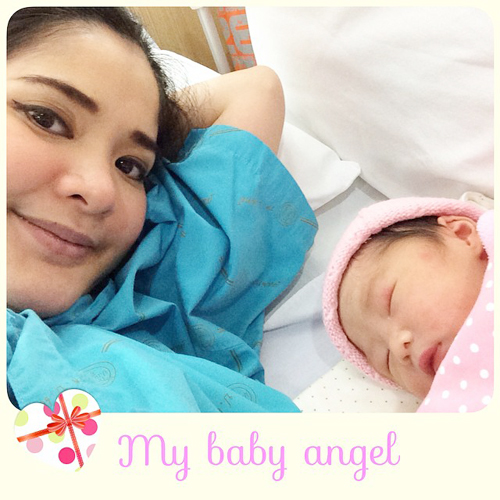 ปอย ปวีณา คลอดลูกสาว