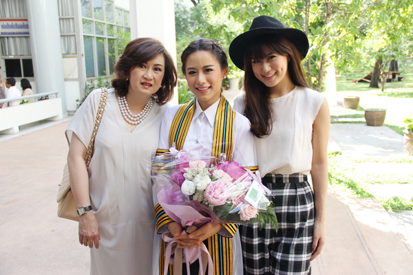 ฟาง FFK รับปริญญา