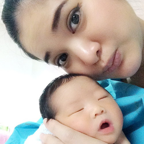 ปอย ปวีณา คลอดลูกสาว