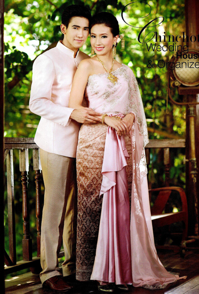 ชุดแต่งงานแบบไทย