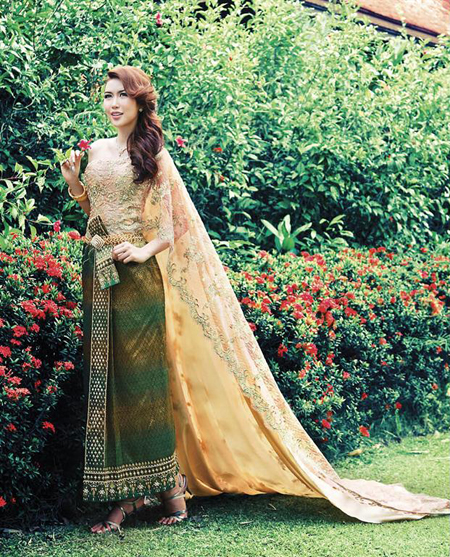 ชุดแต่งงานแบบไทย