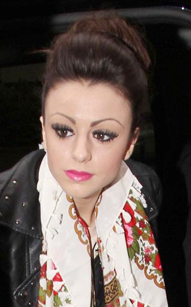 เขียนคิ้วแปลก