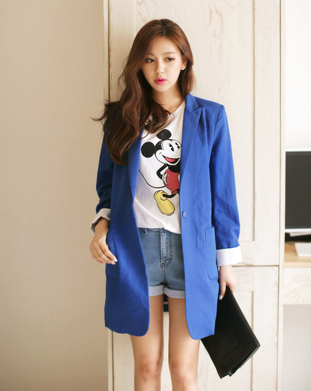 เสื้อผ้าแฟชั่นสีน้ำเงิน