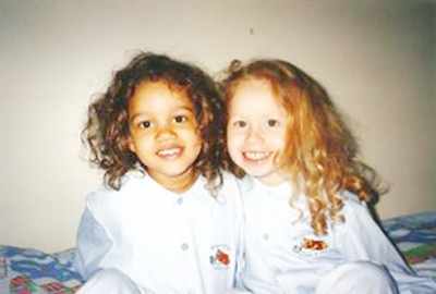 ลูซี่ มาเรีย ฝาแฝดต่างสีผิว