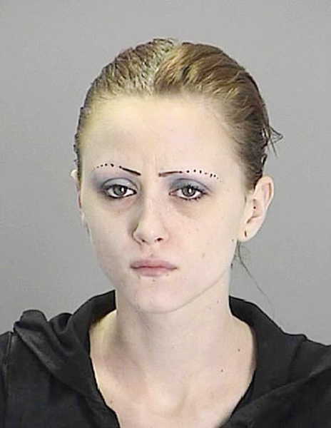 เขียนคิ้วแปลก