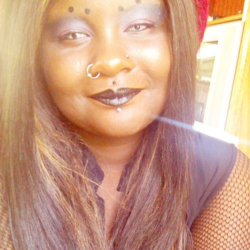 เขียนคิ้วแปลก