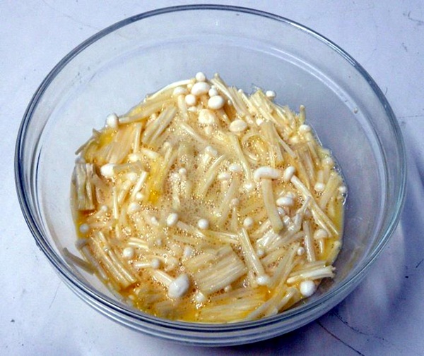  ไข่เจียวเห็ดเข็มทองไมโครเวฟ แค่ 2 นาทีก็อร่อยได้