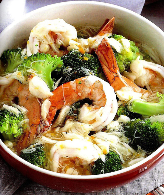  บรอกโคลีซอสปูใส่กุ้ง อาหารลดน้ำหนักสำหรับคุณแม่