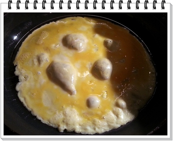  ข้าวห่อไข่ เมนูสุดง่ายจากของเหลือในตู้เย็น