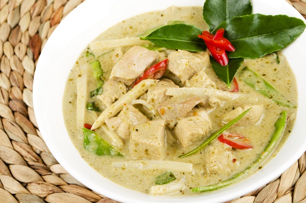  แกงเขียวหวานไก่ยอดมะพร้าวอ่อน แกงไทยสุดฮิต 