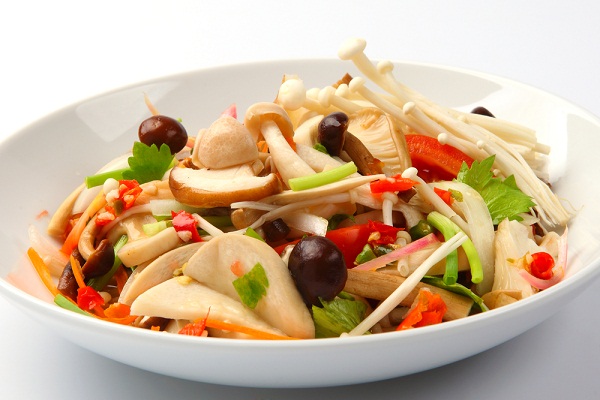 ยำเห็ดรวมเจ เมนูเจรสเด็ด เจไม่เจก็แซ่บได้