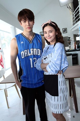  เรื่องย่อวุ่นนักรักเต็มบ้าน