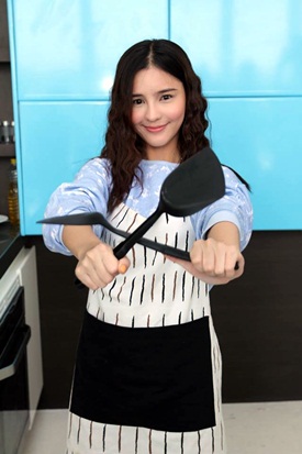  เรื่องย่อวุ่นนักรักเต็มบ้าน