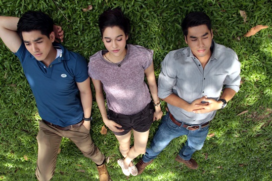  เรื่องย่อแสงดาวกลางใจ