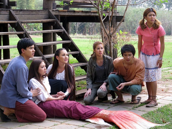  เรื่องย่อละคร ครีบนี้หัวใจมีเธอ