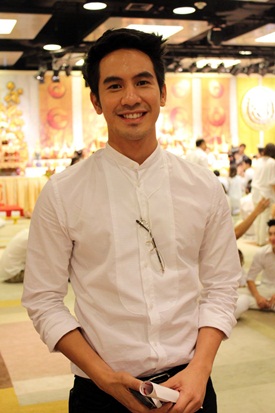  ช่อง 3 จัดพิธีครอบครูประจำปี 57 ดารานักแสดงเข้าร่วมพิธีคับคั่ง