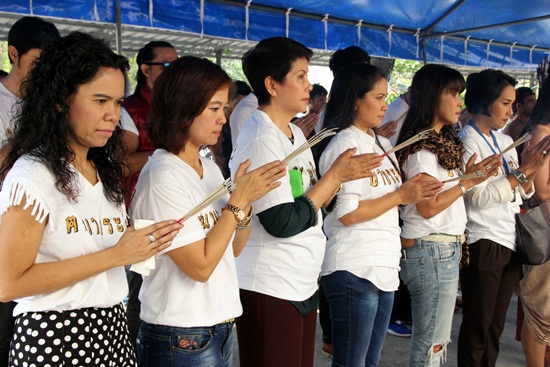  เต้ย พงศกร - วาววา ณิชารีย์ นำทีมบวงสรวงละคร บางระจัน