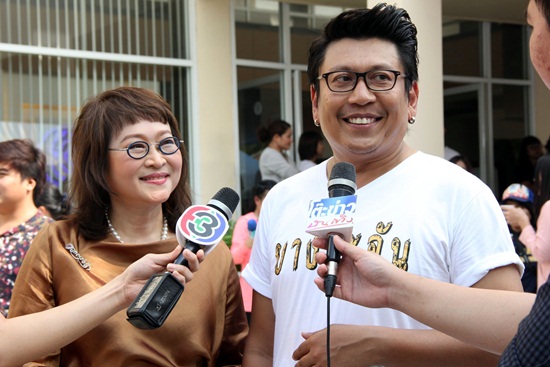  เต้ย พงศกร - วาววา ณิชารีย์ นำทีมบวงสรวงละคร บางระจัน