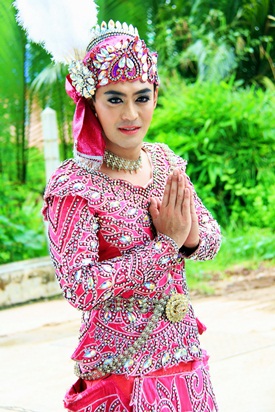  เรื่องย่อละครหางเครื่อง