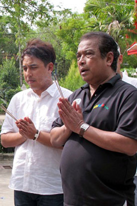 รถไฟ เรือ เมล์ ลิเก กองถ่าย