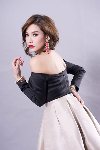 พลอย เฌอมาลย์