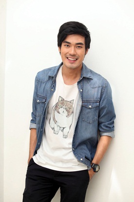 รถไฟ เรือ เมล์ ลิเก กองถ่าย