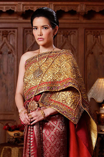 อ้อม พิยดา จุฑารัตนกุล