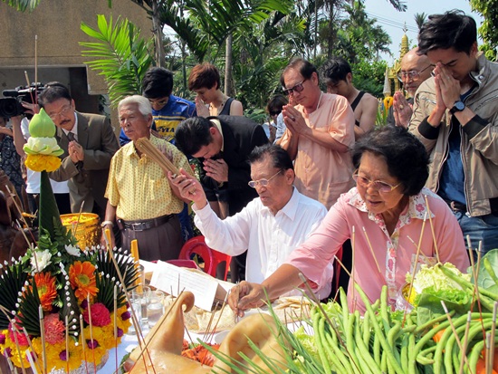 แข่งรักนักซิ่ง