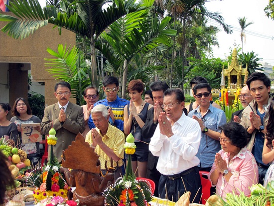 แข่งรักนักซิ่ง