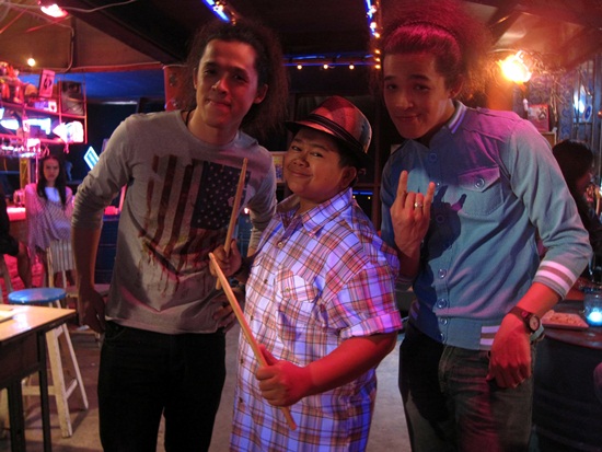  โก๊ะตี๋ ประกบ เบเบ้ ปลูกต้นรักเฮฮาใน คาราบาว เดอะ ซีรีส์