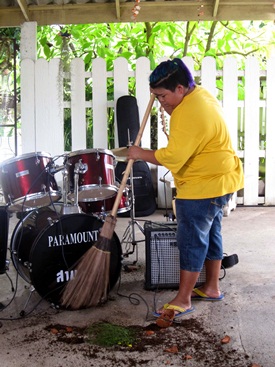  โก๊ะตี๋ ประกบ เบเบ้ ปลูกต้นรักเฮฮาใน คาราบาว เดอะ ซีรีส์