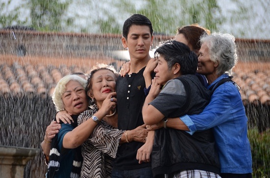 ติ๊ก ปล่อยมุกอำ โต๊ะ กลางกองถ่าย MV ข่าวร้ายหรือเปล่า ติ๊ก ปล่อยมุกอำ โต๊ะ กลางกองถ่าย MV ข่าวร้ายหรือเปล่า