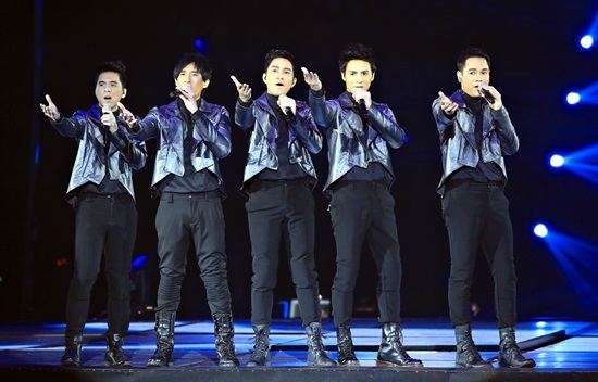   6 2 13 แดนซ์ฟีเวอร์ รวมพลขาแดนซ์ยุคเก๋า เต้นกระจาย 360 องศา