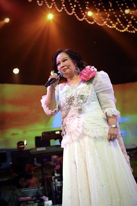   คอนเสิร์ตกล่อมกรุง ครวญเพลงไพเราะ สมเกียรติตำนานเพลงลูกกรุง 