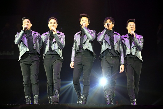  6 2 13 แดนซ์ฟีเวอร์ รวมพลขาแดนซ์ยุคเก๋า เต้นกระจาย 360 องศา