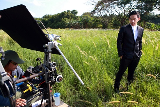  นิค วิเชียร นั่งแท่นกำกับ MV เธอ ซิงเกิลใหม่จาก Cocktail