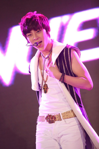 NU\'EST