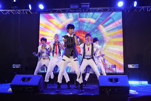 NU\'EST
