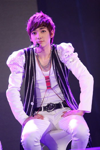 NU\'EST