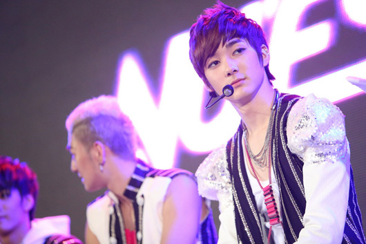 NU\'EST