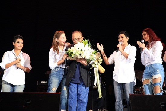 เซเว่น seven