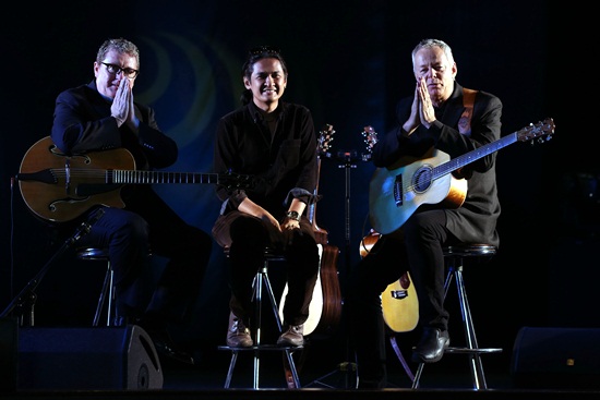 ommy Emmanuel & Martin Taylor Live In Bangkok