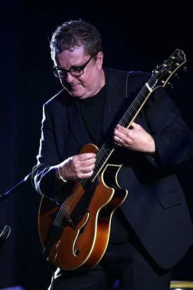 Tommy Emmanuel & Martin Taylor Live In Bangkok