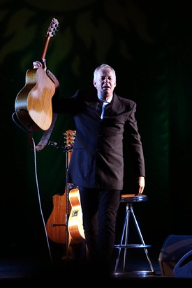 Tommy Emmanuel & Martin Taylor Live In Bangkok
