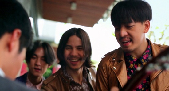 ดิม แจ๊ป แกน ดี๊ด๊า ประกบ ญาญ่า ลงเพลงพิเศษ อยากบอกรัก