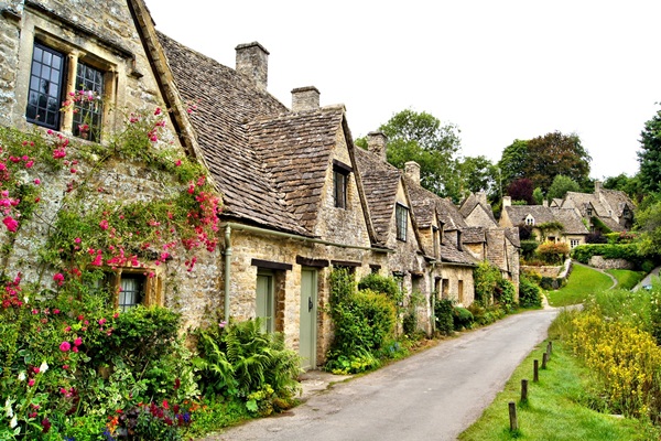  เยี่ยมชม Bibury Village หมู่บ้านที่สวยที่สุดในอังกฤษ