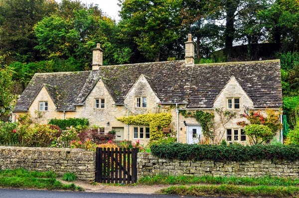  เยี่ยมชม Bibury Village หมู่บ้านที่สวยที่สุดในอังกฤษ