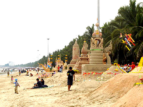  วันไหลพัทยา วันไหลบางแสน ประเพณีสงกรานต์ชลบุรี 2557