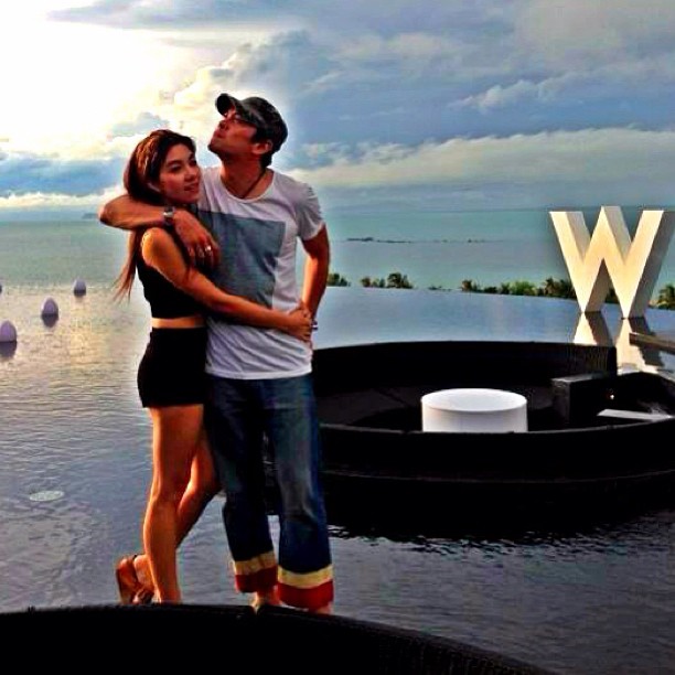 เวย์ นานา ชาคริต วุ้นเส้น ยกก๊วนร่วมงานแต่งที่เกาะสมุย